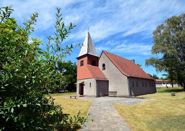 Kirche Außenansicht, Foto: Anke Treichel, Lizenz: REGiO-Nord mbH Kirche Außenansicht, Foto: Anke Treichel, Lizenz: REGiO-Nord mbH