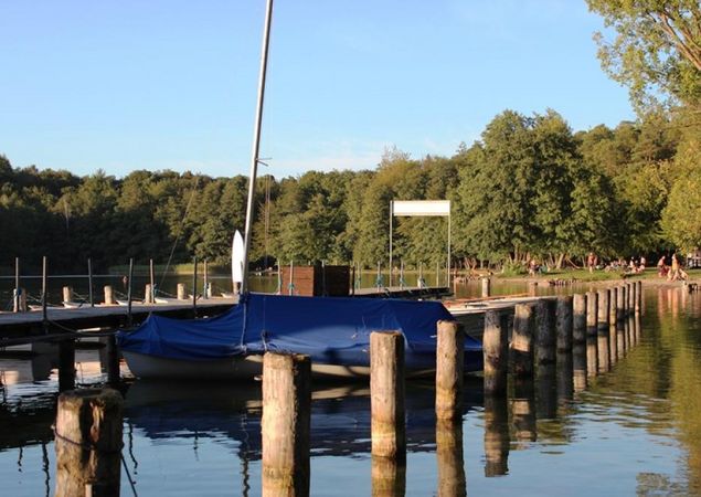 Bootsverleih-Stechlin, Foto: S. Liepner, Lizenz: S. Liepner Bootsverleih-Stechlin, Foto: S. Liepner, Lizenz: S. Liepner