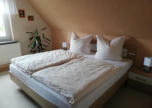 Ferienwohnung-Bielefeldt-Schlafzimmer 1, Foto: Bielefeldt, Lizenz: Bielefeldt
