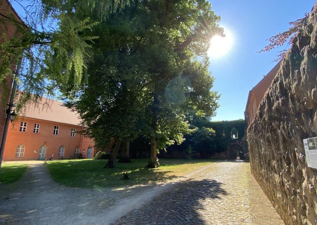 Innenhof Klosteranlage, Foto: Elisabeth Kluge , Lizenz: Tourist-Information Zehdenick
