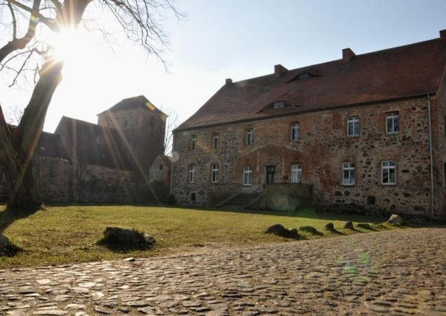 Leider ist keine Bildbeschreibung vorhanden Leider ist keine Bildbeschreibung vorhanden