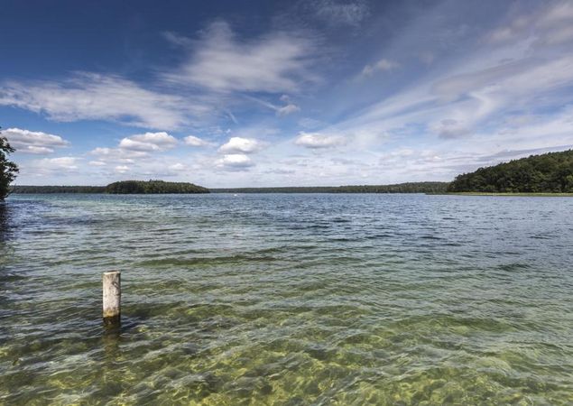 Blick von der Badestelle am Stechlinsee, Foto: Steffen Lehmann, Lizenz: TMB-Fotoarchiv