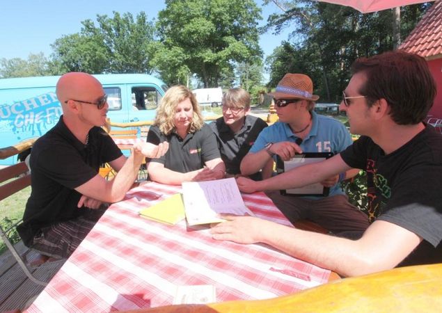Die Küchenchefs auf dem Wohnmobilstellplatz Himmelpfort © Antje Schreckenbach