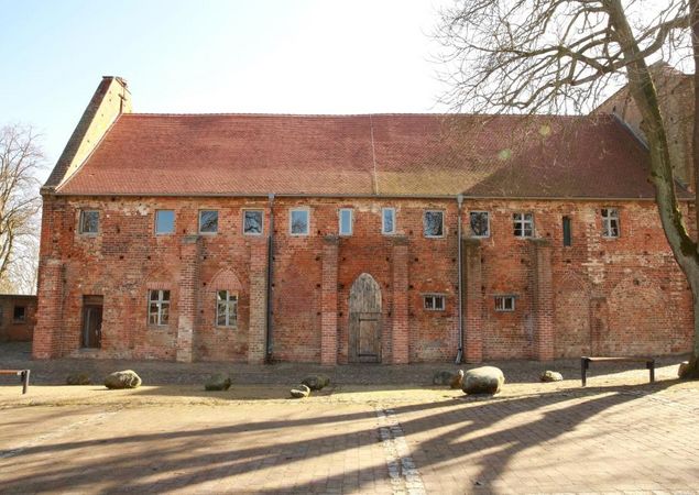 Klostergebäude Außenansicht, Foto: Uwe Halling, Lizenz: Amt Gransee und Gemeinden