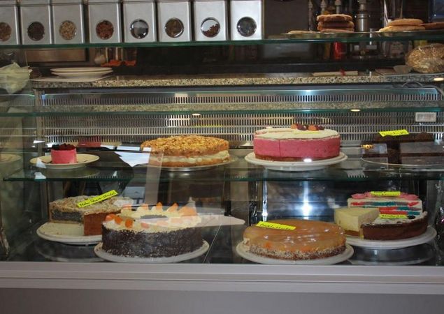 Café & Gästehaus "INNFernow" - Kuchen Café & Gästehaus "INNFernow" - Kuchen
