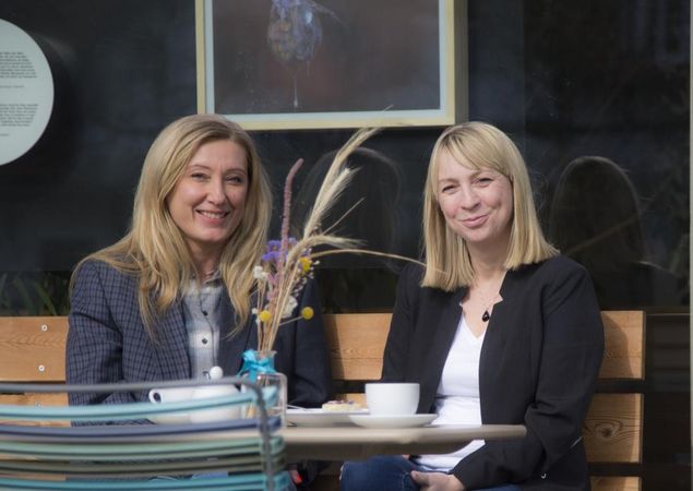 Café Glasklar - Elisabeth Röhlinger und Jana Gaedecke, Foto: Günter Poley, Lizenz: REGiO-Nord/G.Poley
