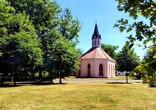 Rad-Wanderkirche Außenansich, Foto: Anke Treichel, Lizenz: Regio-Nord Rad-Wanderkirche Außenansich, Foto: Anke Treichel, Lizenz: Regio-Nord