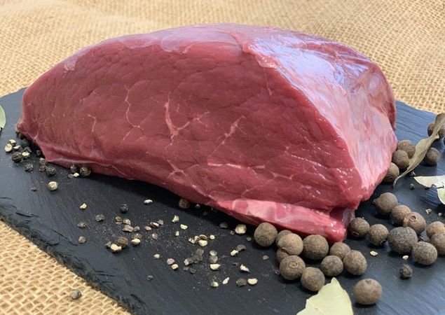 Schnitzelfleisch vom Wiesenrind in Bergsdorf, Foto: Agrar GmbH Bergsdorf, Foto: Agrar GmbH Bergsdorf Schnitzelfleisch vom Wiesenrind in Bergsdorf, Foto: Agrar GmbH Bergsdorf, Foto: Agrar GmbH Bergsdorf