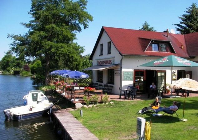 Gaststätte Bootshaus an der Havel 2, Foto: Fred Bandelow Gaststätte Bootshaus an der Havel 2, Foto: Fred Bandelow