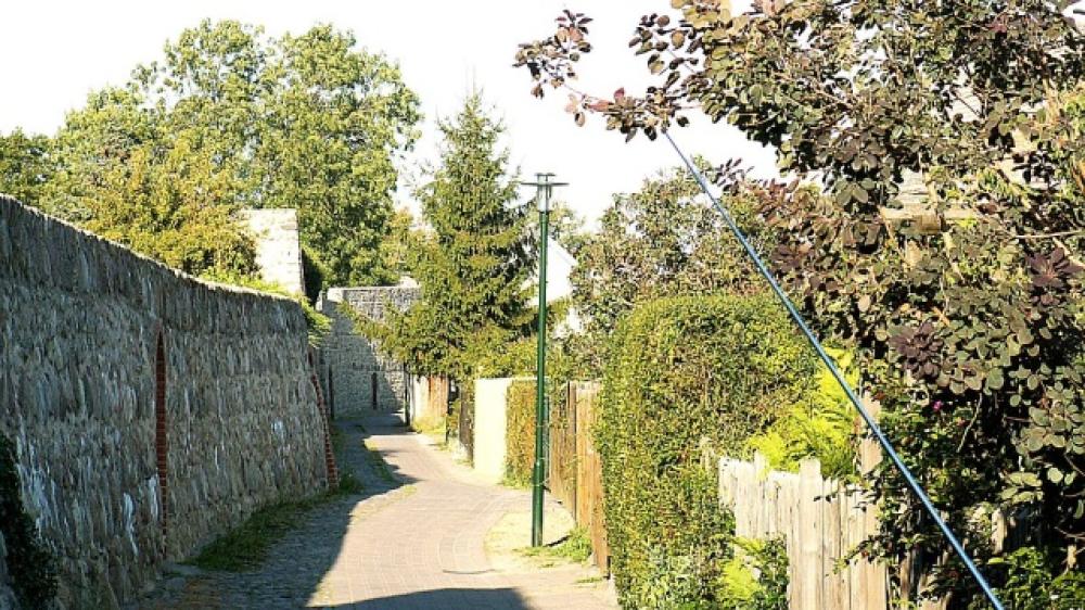 Gransee - Auf den Spuren von Königin Luise, auf dem Bild: die Stadtmauer