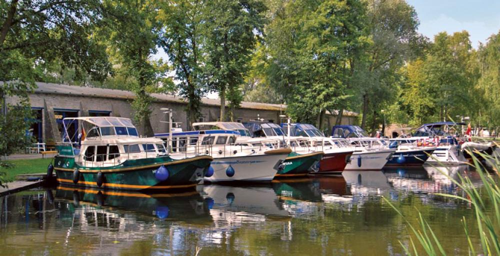 Yachten Linssen Dutch Sturdy, 320 Evergreen oder Pedro Skiron 35, Foto: Marina Alter Hafen