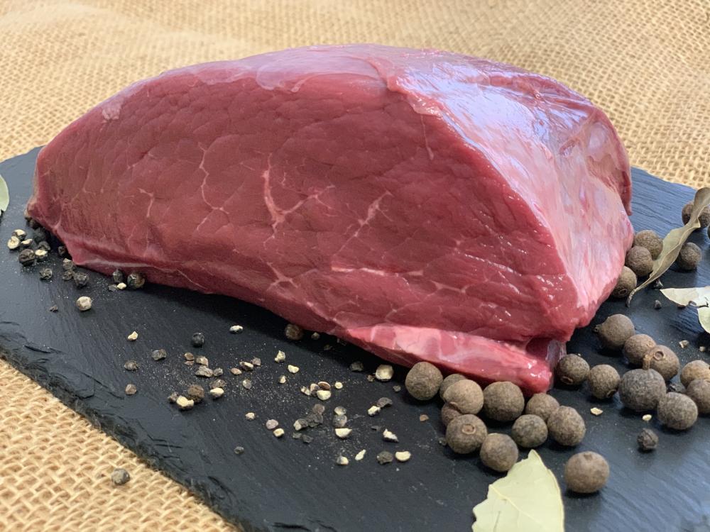 Schnitzelfleisch vom Wiesenrind in Bergsdorf, Foto: Agrar GmbH Bergsdorf, Foto: Agrar GmbH Bergsdorf Schnitzelfleisch vom Wiesenrind in Bergsdorf, Foto: Agrar GmbH Bergsdorf, Foto: Agrar GmbH Bergsdorf