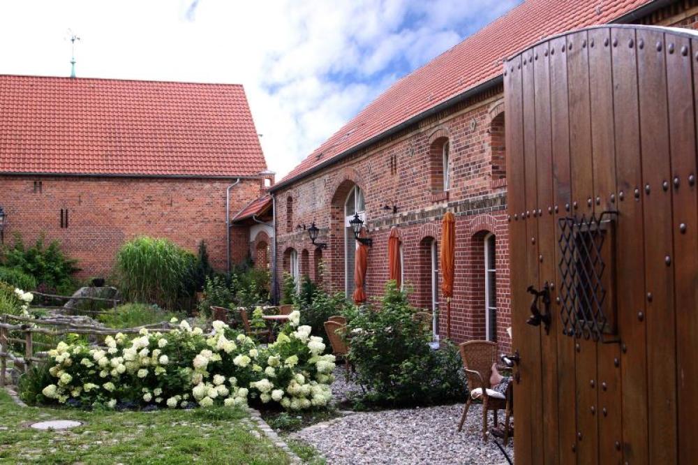 Künstlerhof Roofensee, KueHo_Blick-Blick-in-den-Hof, Foto: S. Dietrich, Lizenz: S. Dietrich