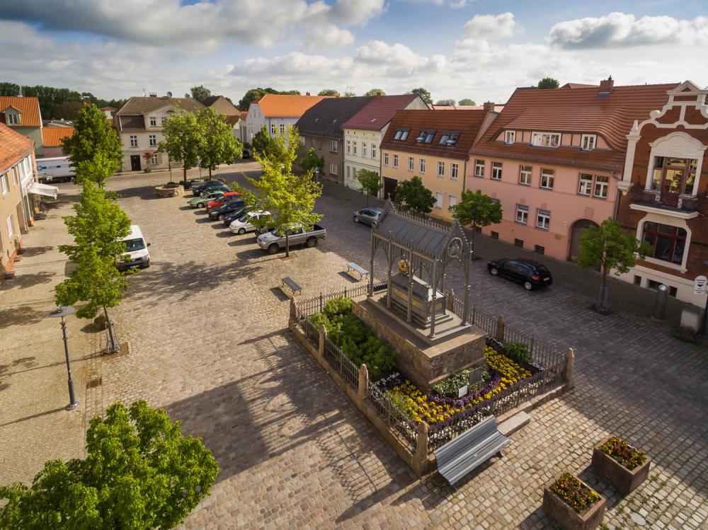 Königin-Luise-Denkmal auf dem Schinkelplatz in Gransee, Foto: Thomas Rosenthal, Lizenz: REGiO-Nord mbH