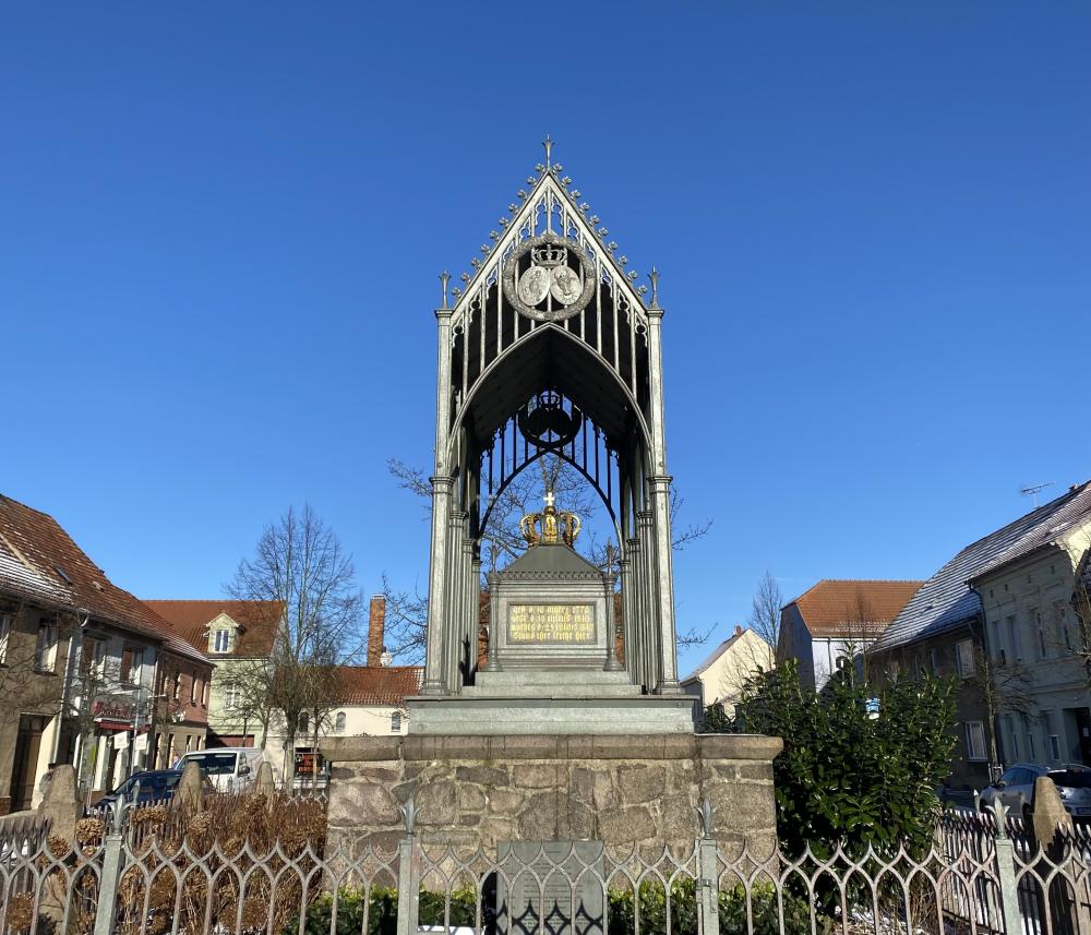 Treffpunkt am Luisendenkmal, Foto: Liepner