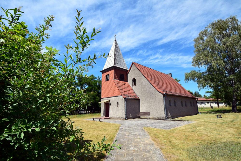 Kirche Außenansicht, Foto: Anke Treichel, Lizenz: REGiO-Nord mbH Kirche Außenansicht, Foto: Anke Treichel, Lizenz: REGiO-Nord mbH