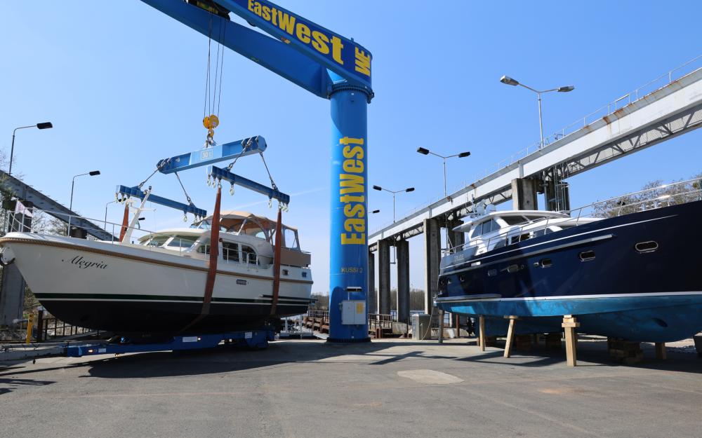 EastWest Charter & Yachtzentrum
