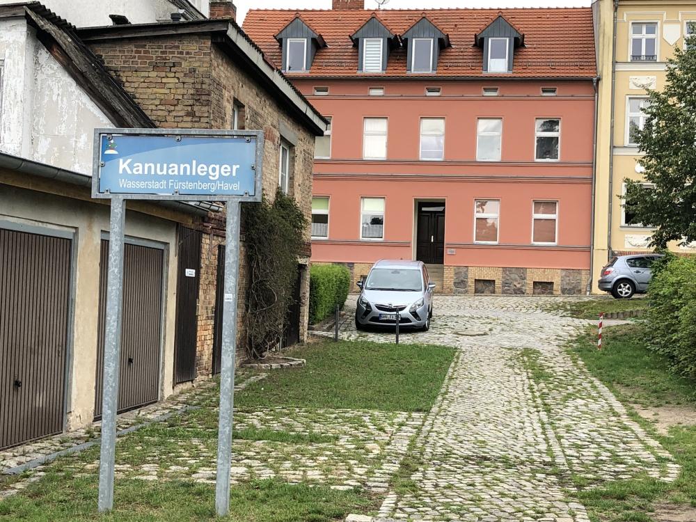 Kanuanleger Fürstenberg/Havel öffentlich, Foto: Jörg Bartz, Lizenz: TV Ruppiner Seenland e.V. Kanuanleger Fürstenberg/Havel öffentlich, Foto: Jörg Bartz, Lizenz: TV Ruppiner Seenland e.V.