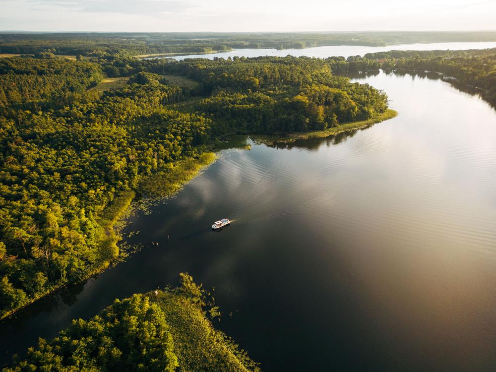 Kuhnle-Tours Hausboot im Ruppiner Seenland, Foto: Sylvia Pollex / Thomas Rötting, Lizenz: Kuhnle-Tours GmbH Kuhnle-Tours Hausboot im Ruppiner Seenland, Foto: Sylvia Pollex / Thomas Rötting, Lizenz: Kuhnle-Tours GmbH