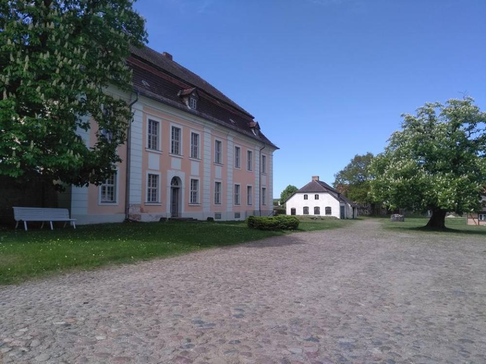 Gutshaus Zernikow, Foto: Tourismusverband Ruppiner Seenland e.V. , Lizenz: Tourismusverband Ruppiner Seenland e.V. Gutshaus Zernikow, Foto: Tourismusverband Ruppiner Seenland e.V. , Lizenz: Tourismusverband Ruppiner Seenland e.V.