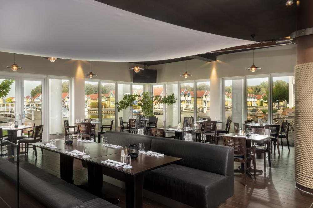Seaport Bar & Restaurant im Sunday Resort Hafendorf Rheinsberg
